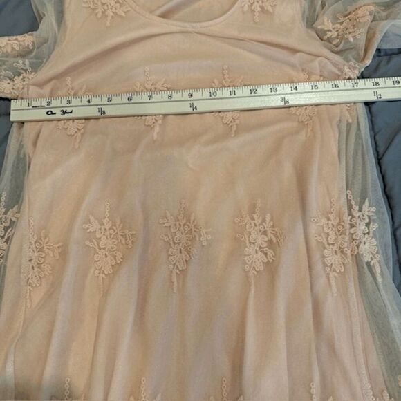 She + Sky Crochet Sheer Overlay Dress Peach Midi Vintage Look Romance Size Small - Picture 6 of 9